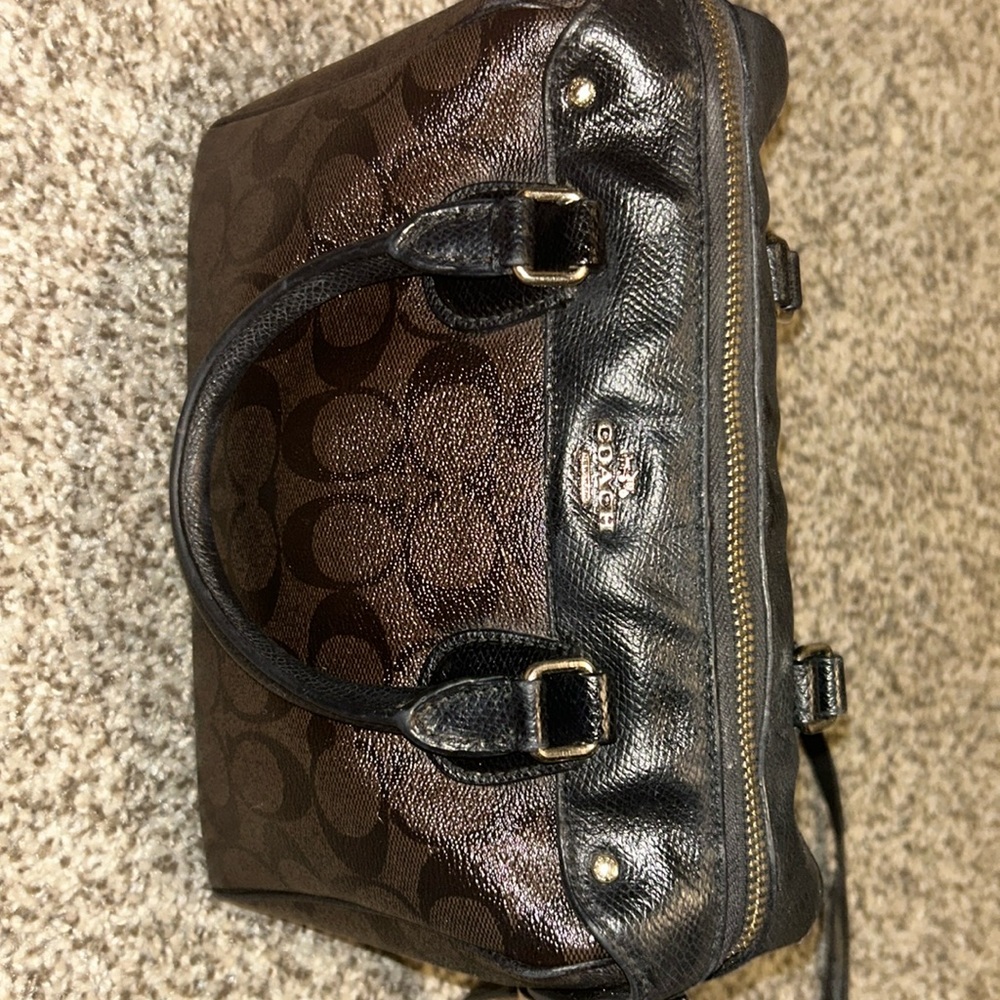 Coach shoulder bag brand new authentication letter with 100% guaranteed